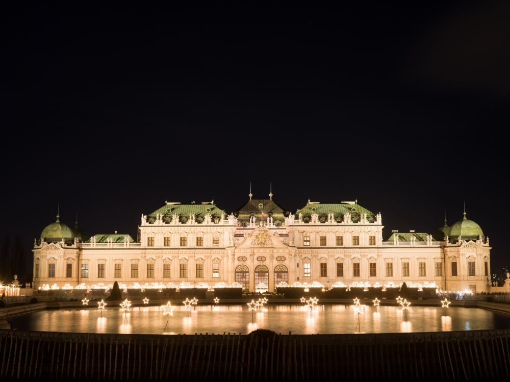 ▲크리스마스 조명으로 꾸며진 벨베데레 전경 ©WienTourismusJulius_Hirtzberger