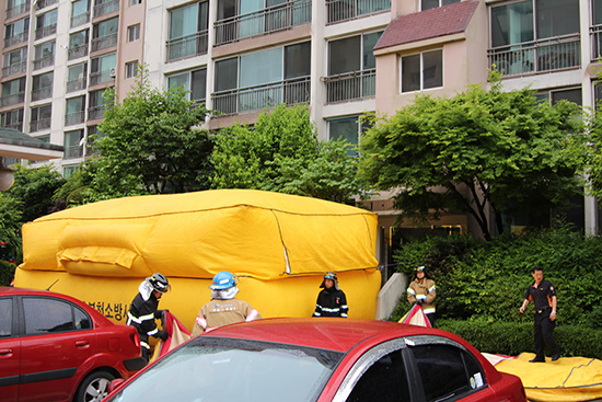 119구조대원의 발빠른 대처로 자살시도자 시선을 분산시켜 구조하는데 성공